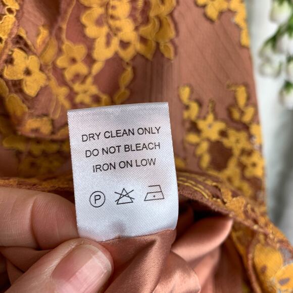 NWOT MAJORELLE Roma y2k 90s top flared sleeve lace ruffle button Barbiecore 2630 - Picture 9 of 12